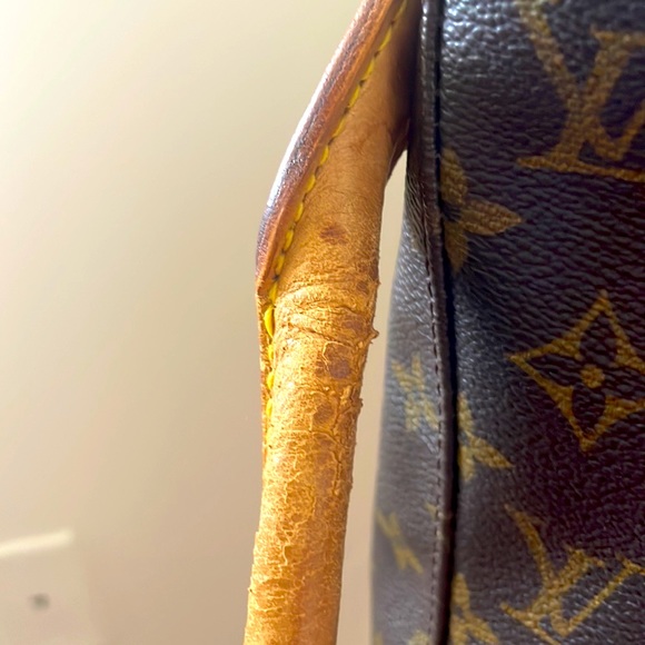 VINTAGE — Louis Vuitton PM Looping Shoulder Bag - Picture 4 of 13